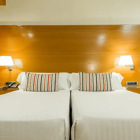 Hotel Mariano Cubi 4*