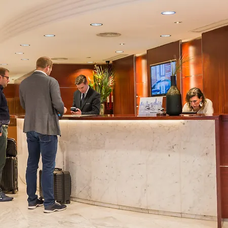 Hotel Mariano Cubi 4*