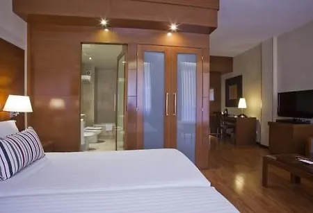 Hotel Mariano Cubi 4*
