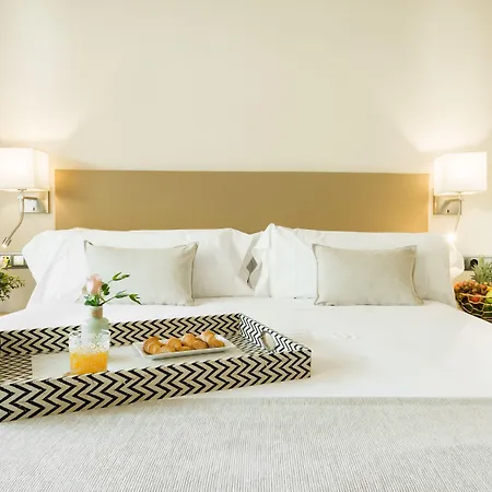 Hotel Mariano Cubi 4*